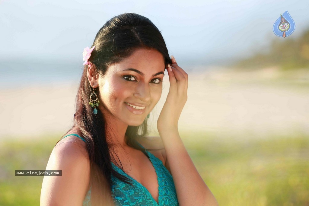 Shilpi Sharma Hot Pics - 1 / 13 photos
