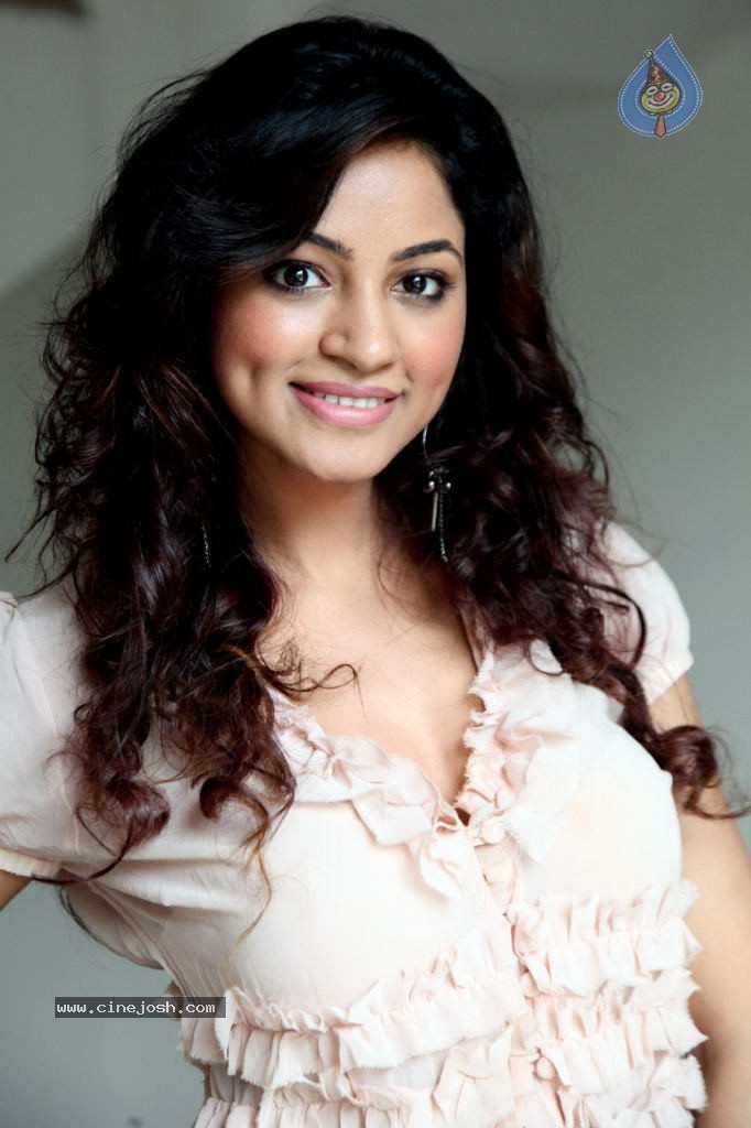 Shilpi Sharma Hot Stills - 21 / 123 photos