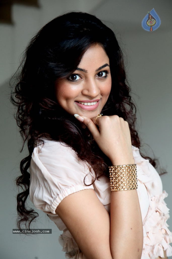 Shilpi Sharma Hot Stills - 74 / 123 photos