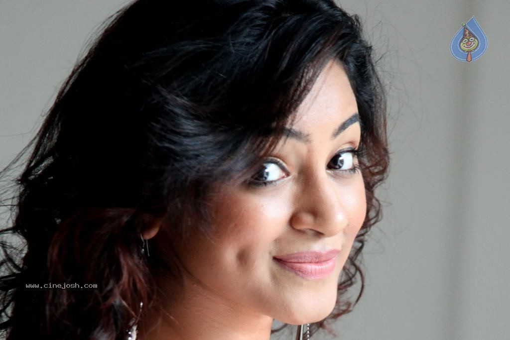 Shilpi Sharma Hot Stills - 115 / 123 photos