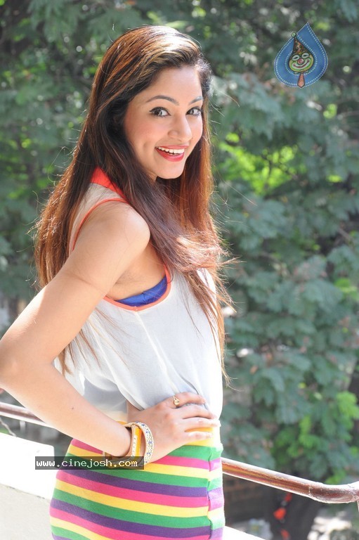 Shilpi Sharma New Pics - 23 / 127 photos