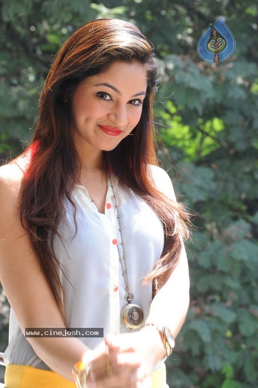Shilpi Sharma New Pics - 24 / 127 photos