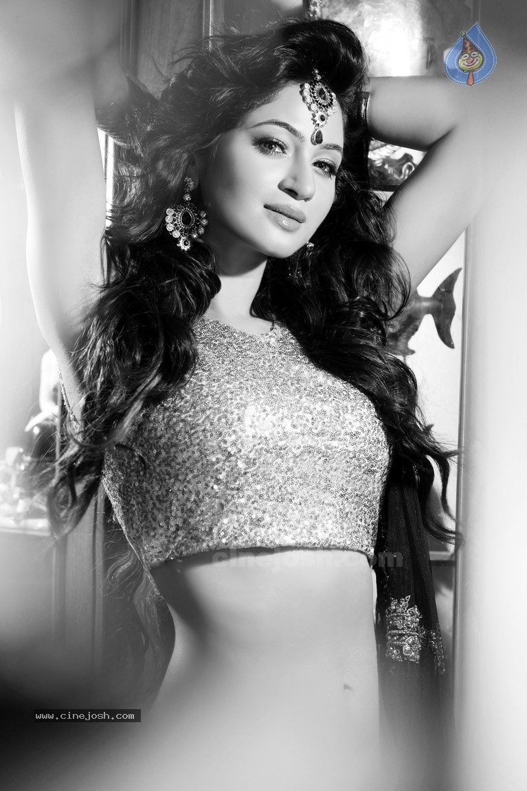 Shilpi Sharma New Portfolio - 10 / 45 photos