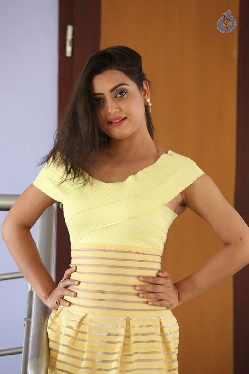 Shipra Gaur Latest Photos - 36 / 39 photos