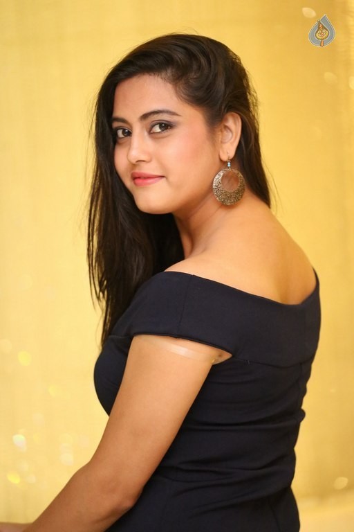Shipraa Gaur Kavya Photos - 28 / 42 photos