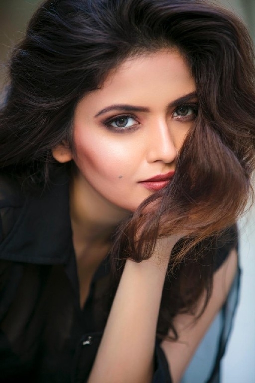 Shirin Kanchwala Photos - 3 / 9 photos