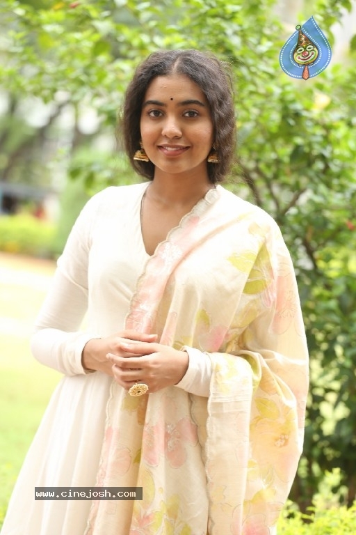 Shivathmika Rajashekar Photos - 3 / 21 photos