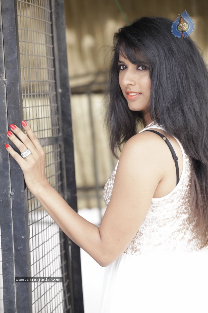 Shraavya Reddy New Gallery - 5 / 69 photos