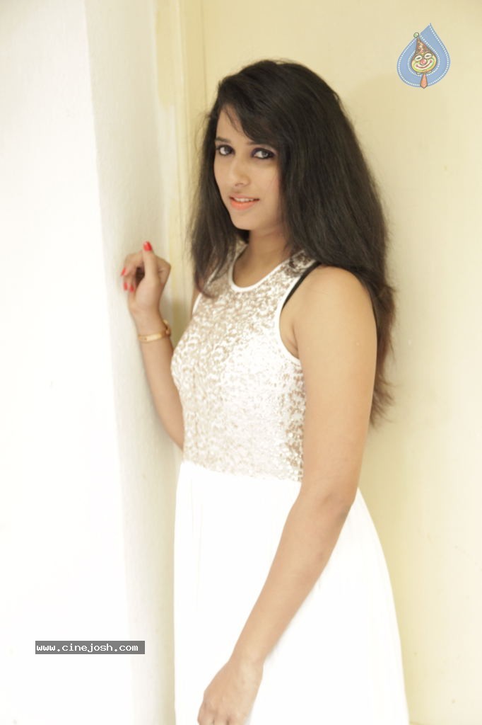 Shraavya Reddy New Gallery - 8 / 69 photos