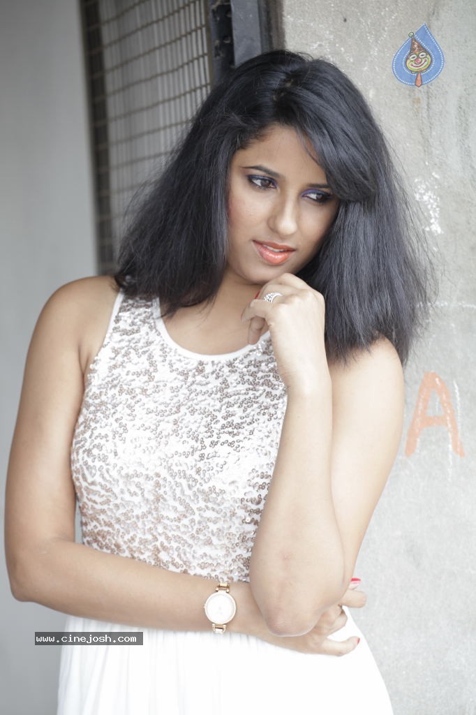 Shraavya Reddy New Gallery - 22 / 69 photos