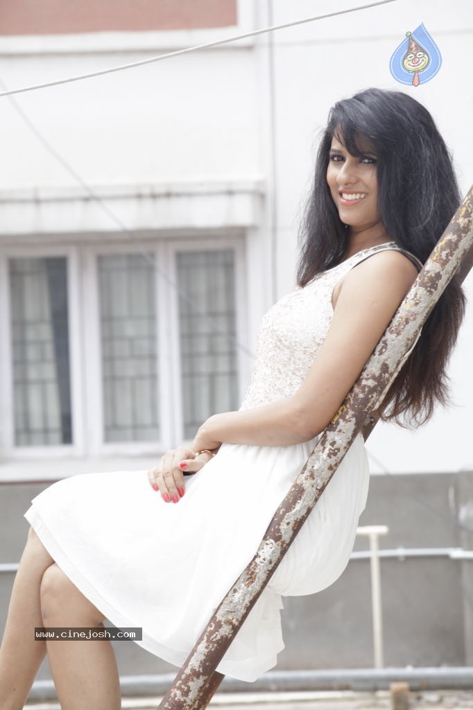 Shraavya Reddy New Gallery - 25 / 69 photos
