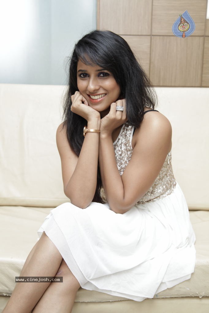 Shraavya Reddy New Gallery - 43 / 69 photos