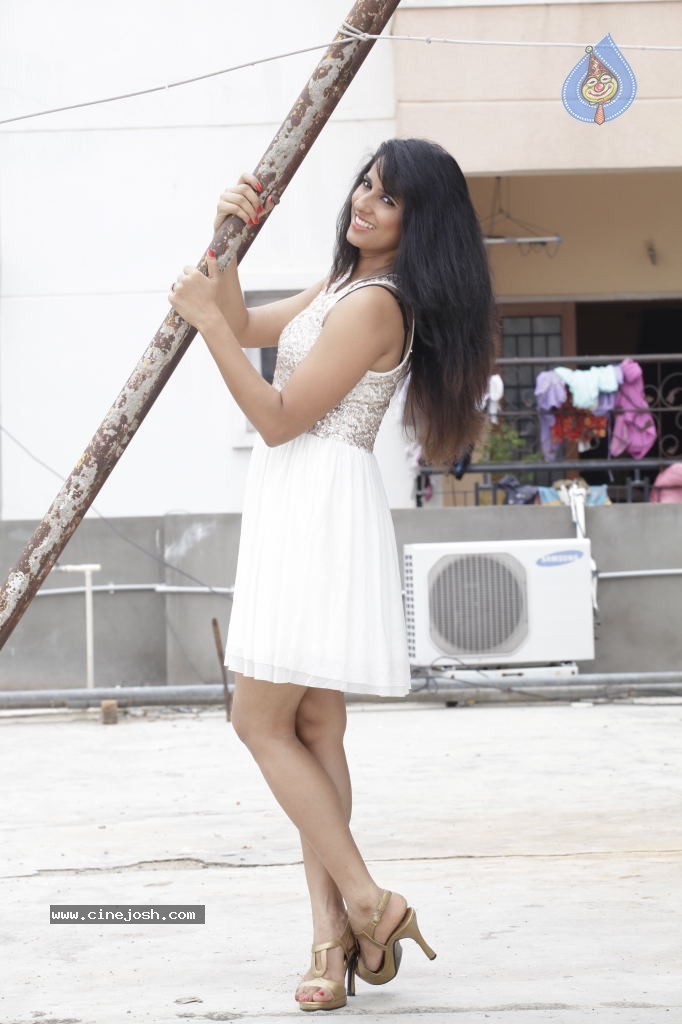 Shraavya Reddy New Gallery - 46 / 69 photos