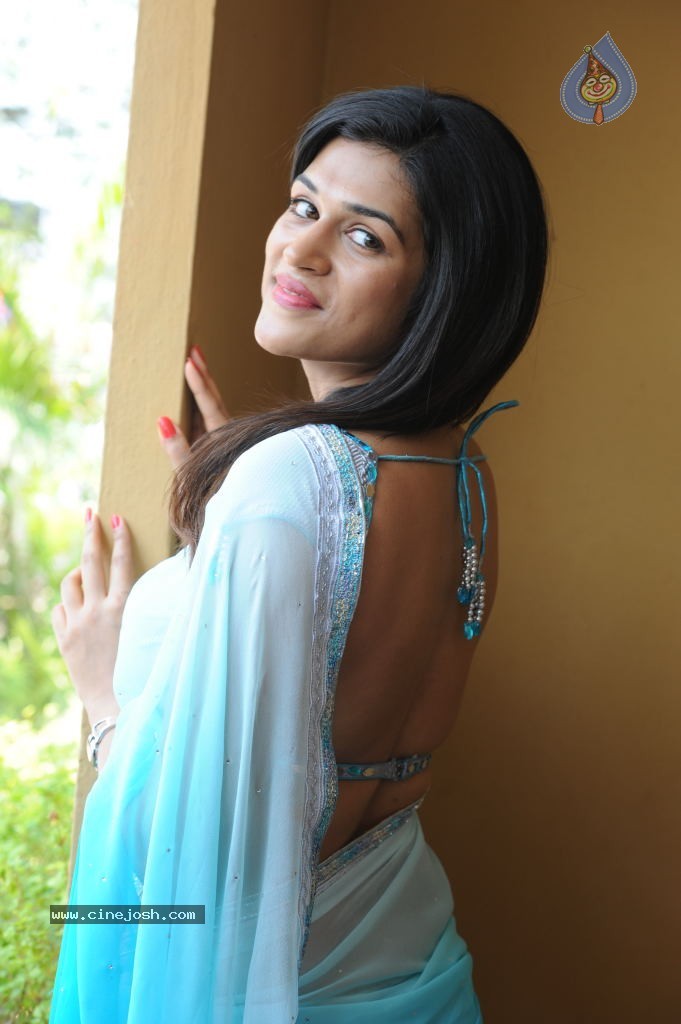 Shraddha Das Hot Photos - 35 / 42 photos