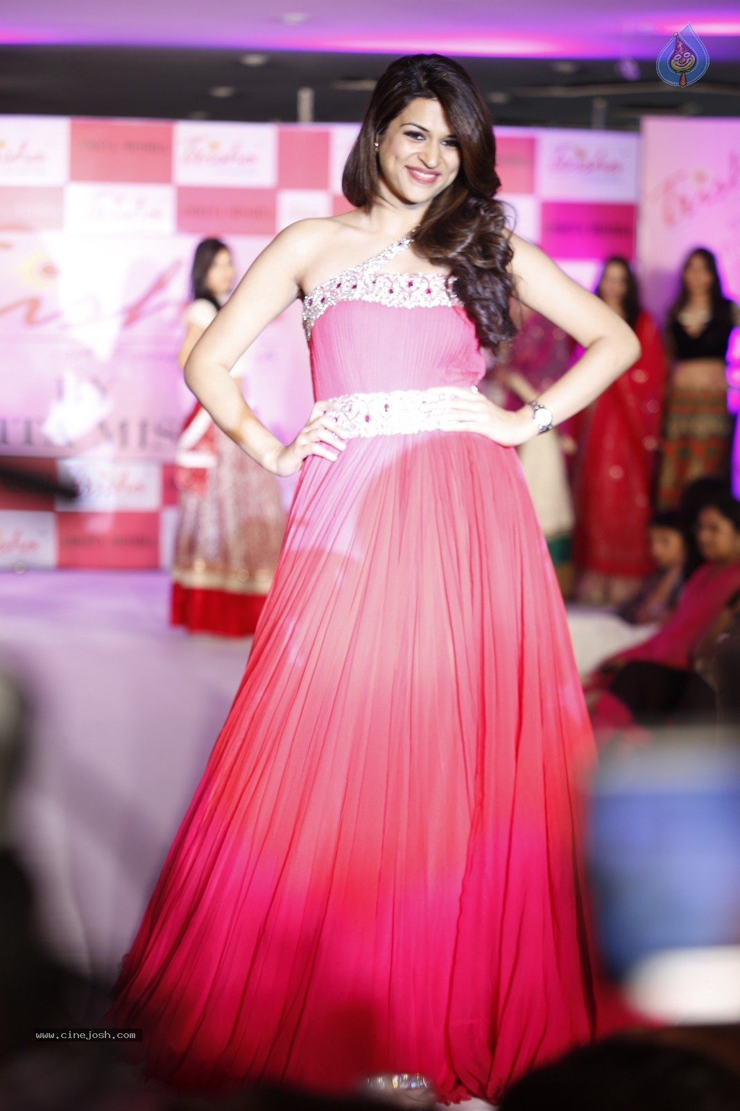 Shraddha Das Latest Pics - 27 / 91 photos