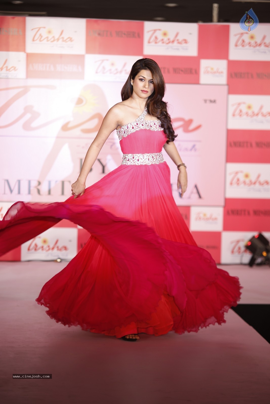 Shraddha Das Latest Pics - 65 / 91 photos