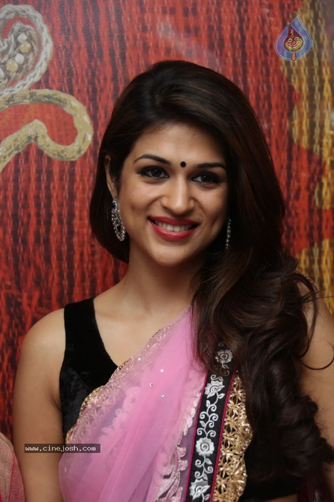 Shraddha Das New Images - 68 / 85 photos