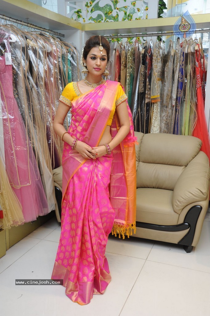 Shraddha Das New Images - 41 / 62 photos