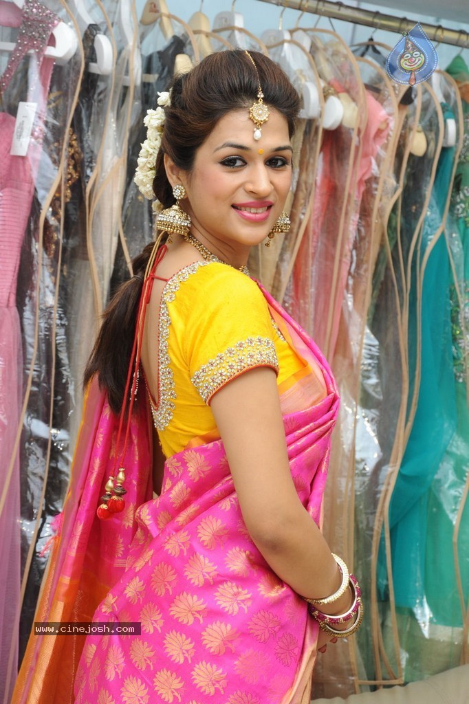Shraddha Das New Images - 59 / 62 photos