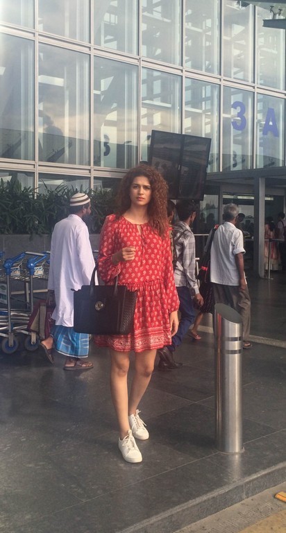 Shraddha das New Photos - 10 / 11 photos