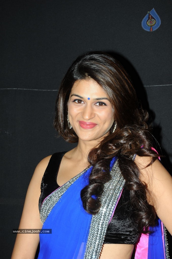 Shraddha Das New Pics - 6 / 57 photos