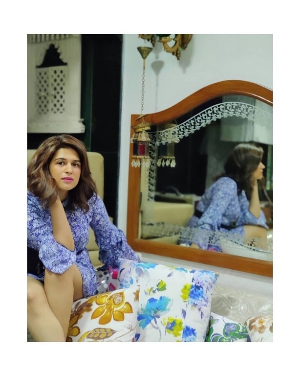 Shraddha Das Photos - 1 / 3 photos