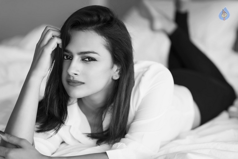 Shraddha Srinath Latest Photos - 13 / 35 photos
