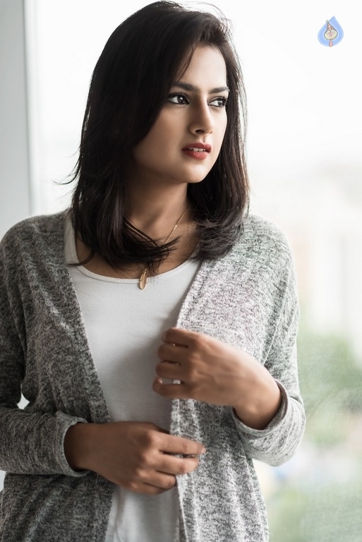 Shraddha Srinath Latest Photos - 26 / 35 photos