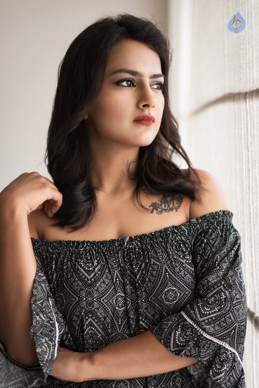 Shraddha Srinath Latest Photos - 32 / 35 photos