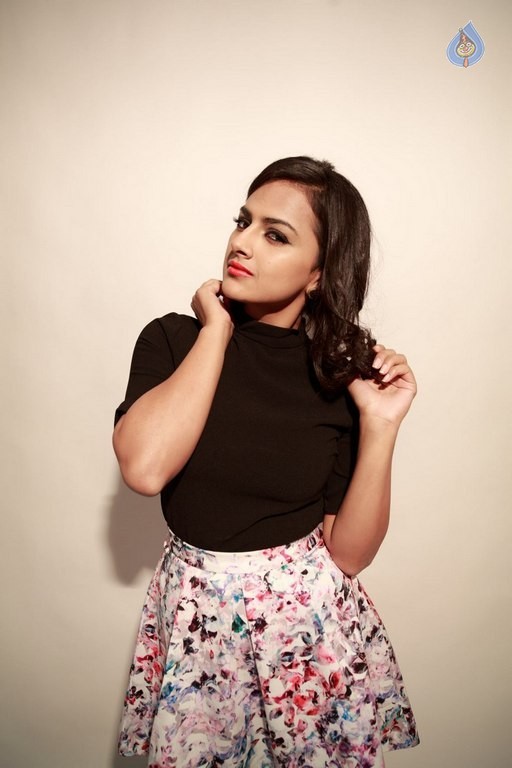 Shraddha Srinath Photos - 8 / 24 photos