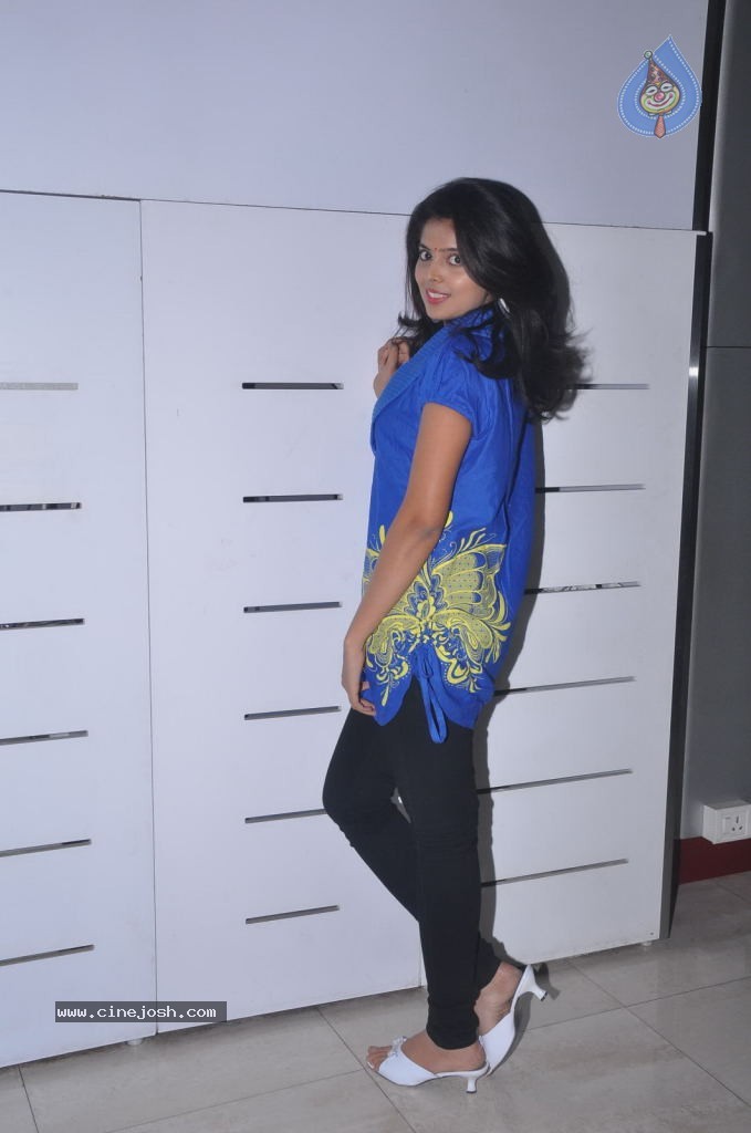 Shravya New Photos - 31 / 61 photos