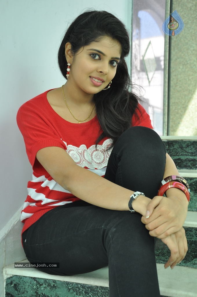 Shravya New Pics - 18 / 106 photos