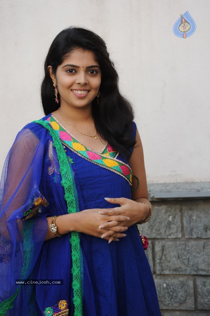 Shravya New Stills - 54 / 122 photos