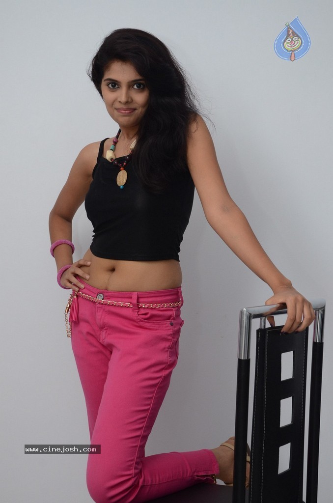 Shravya New Stills - 21 / 142 photos