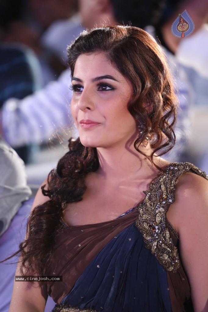 Isha Talwar at GJG Audio Launch - 14 / 54 photos