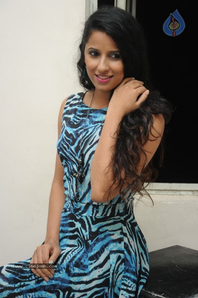 Shravya Reddy Latest Pics - 10 / 64 photos
