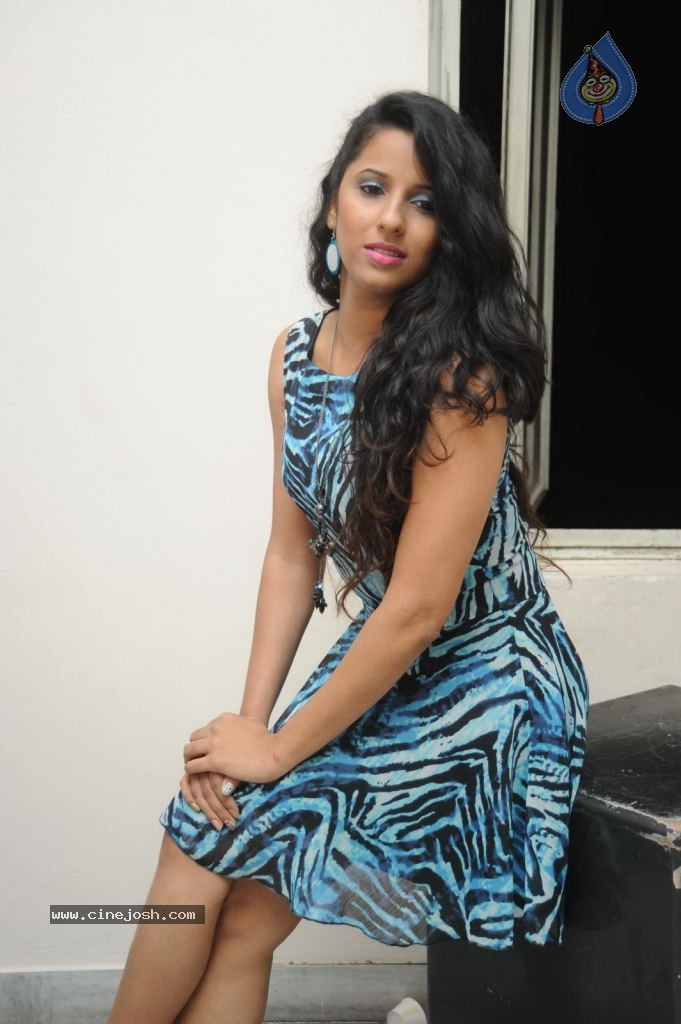 Shravya Reddy Latest Pics - 51 / 64 photos