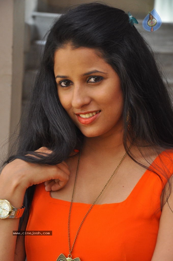 Shravya Reddy Latest Stills - 4 / 44 photos