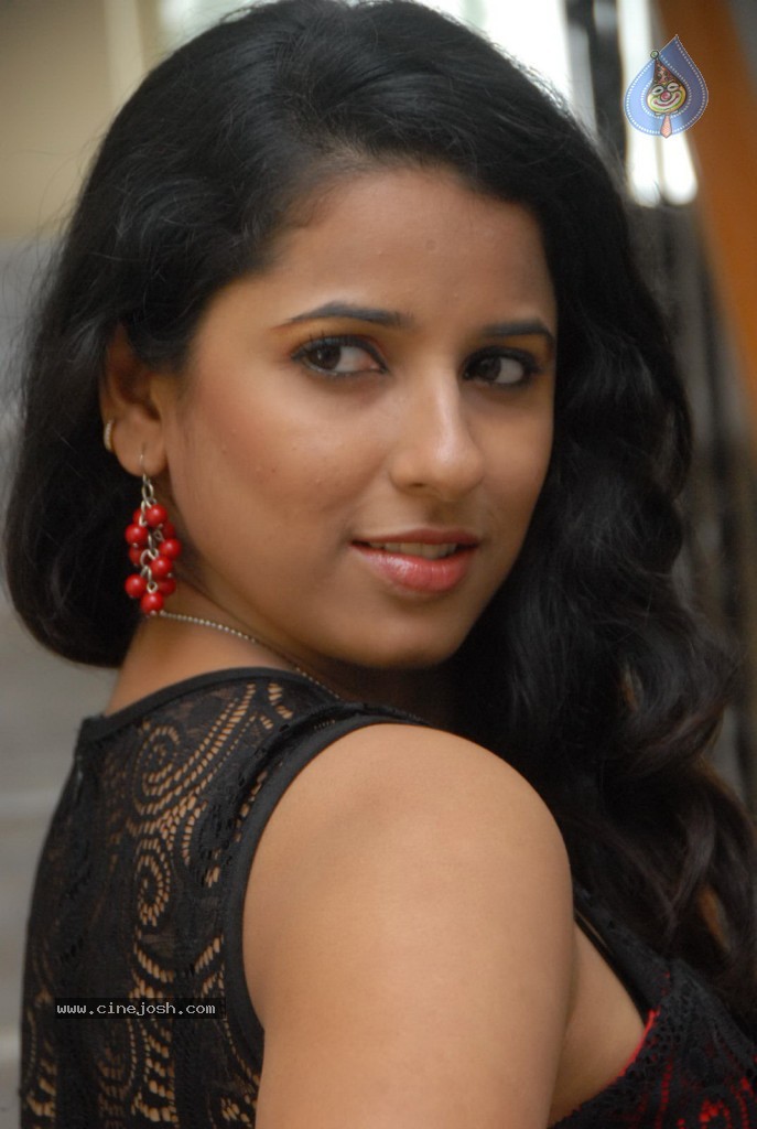 Shravya Reddy New Photos - 6 / 59 photos