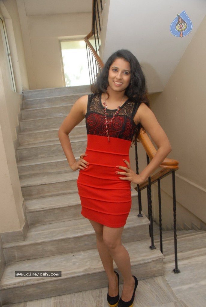 Shravya Reddy New Photos - 18 / 59 photos