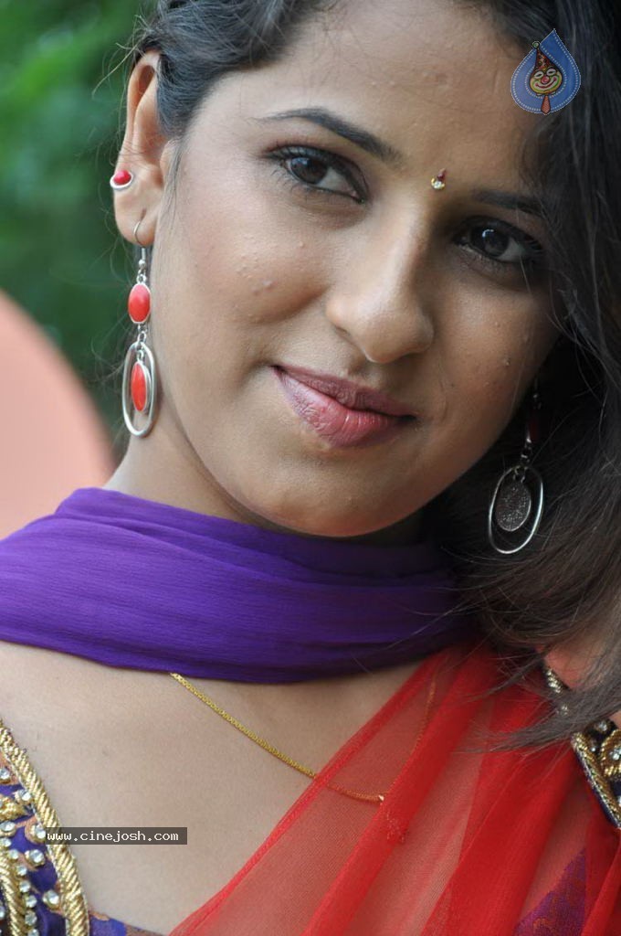 Shravya Reddy Stills - 16 / 57 photos