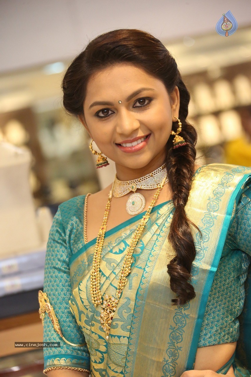 Shree Stills - 25 / 60 photos