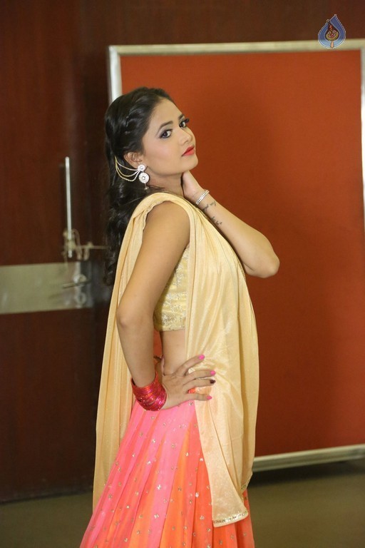 Shreya Vyas New Images - 9 / 30 photos
