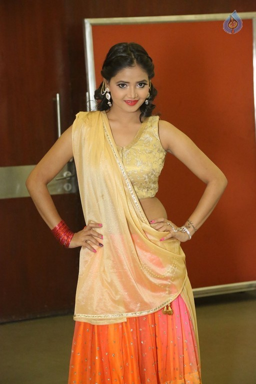 Shreya Vyas New Images - 16 / 30 photos
