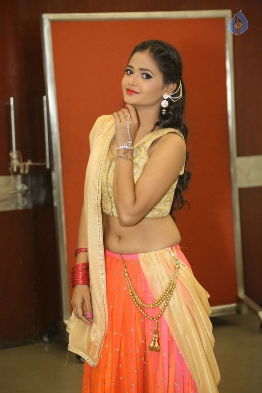 Shreya Vyas New Images - 19 / 30 photos