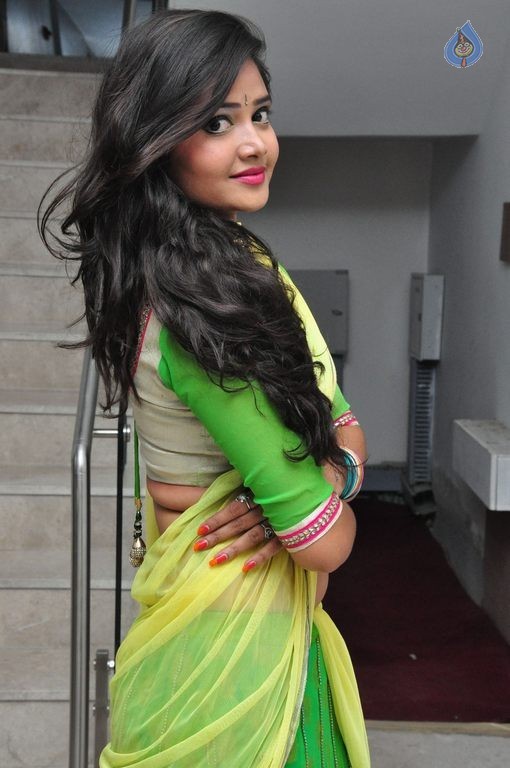Shreya Vyas New Images - 28 / 39 photos