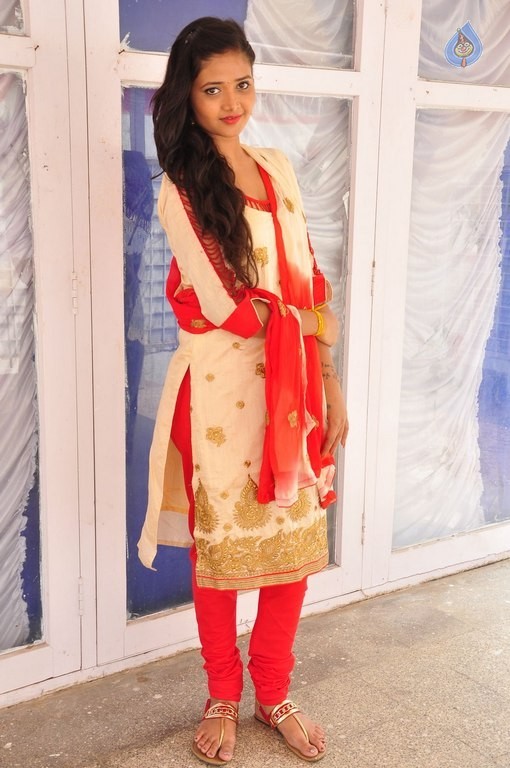 Shreya Vyas New Photos - 11 / 41 photos