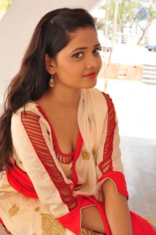 Shreya Vyas New Photos - 15 / 41 photos