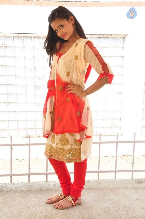 Shreya Vyas New Photos - 26 / 41 photos