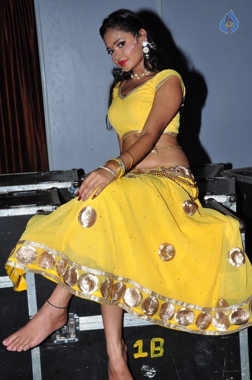 Shreya Vyas New Pics - 20 / 40 photos